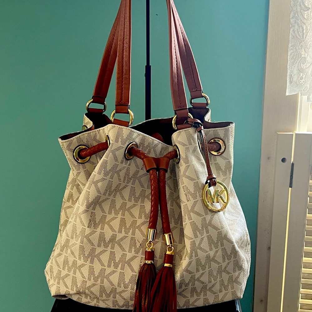 MICHAEL KORS Vanilla/Chestnut Monogram Drawstring Tassels Double Handle Bag